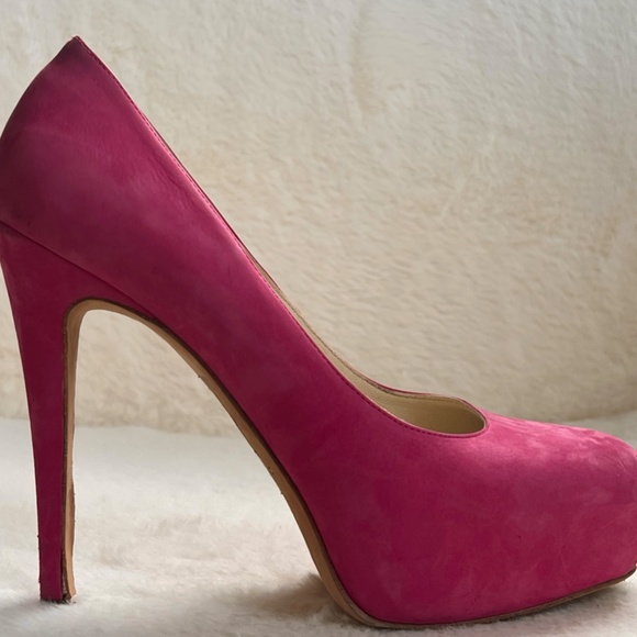 Designer pink heels - Picture 3 of 3